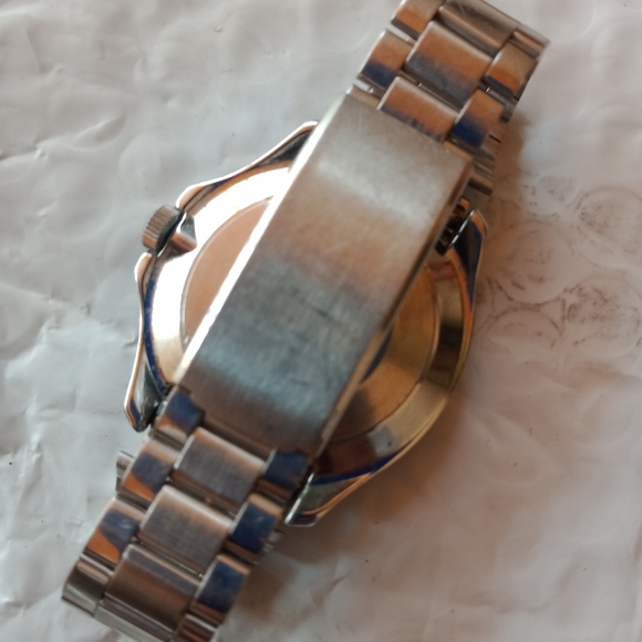 Vintage Timex Diver Watch Mens Silver Tone Black Dial Date Window Manual Wind - Picture 5 of 7